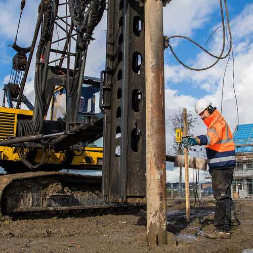 Meewerkend voorman betonproductie